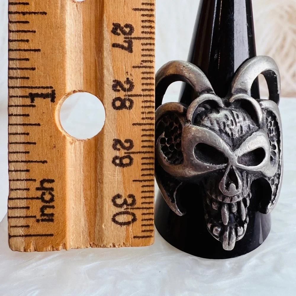 Aged Silvertone Men’s weighted Biker Skull Ring sz 11.5